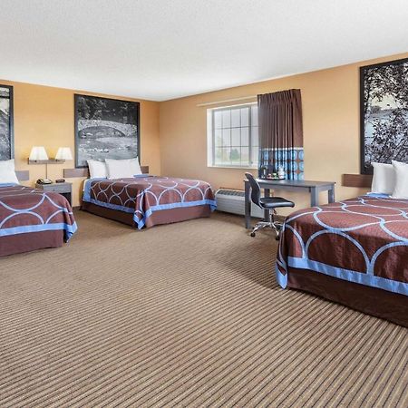 Super 8 By Wyndham Fort Dodge Ia Exterior photo