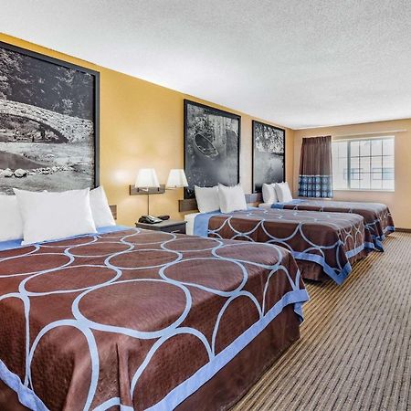 Super 8 By Wyndham Fort Dodge Ia Exterior photo