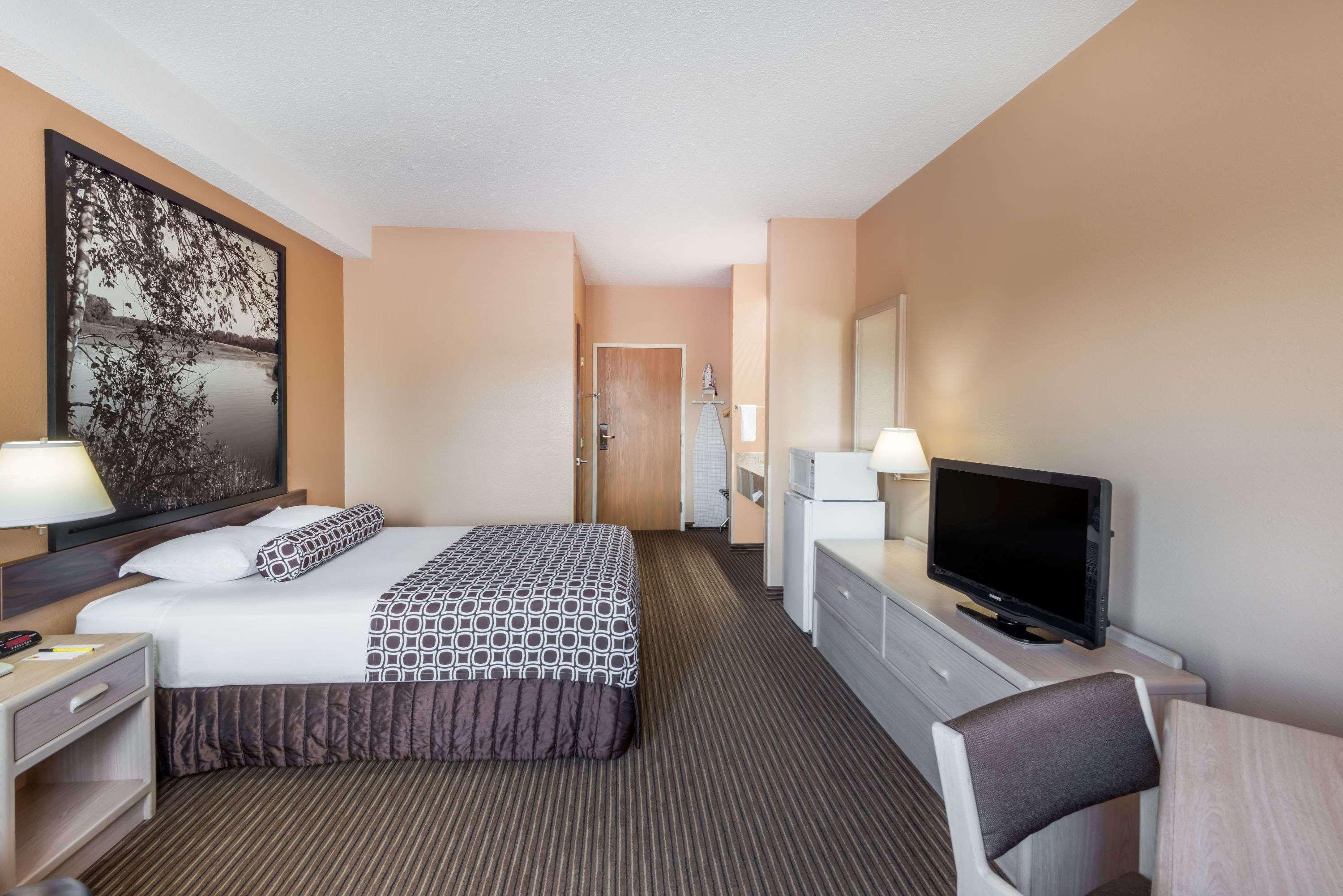 Super 8 By Wyndham Fort Dodge Ia Exterior photo
