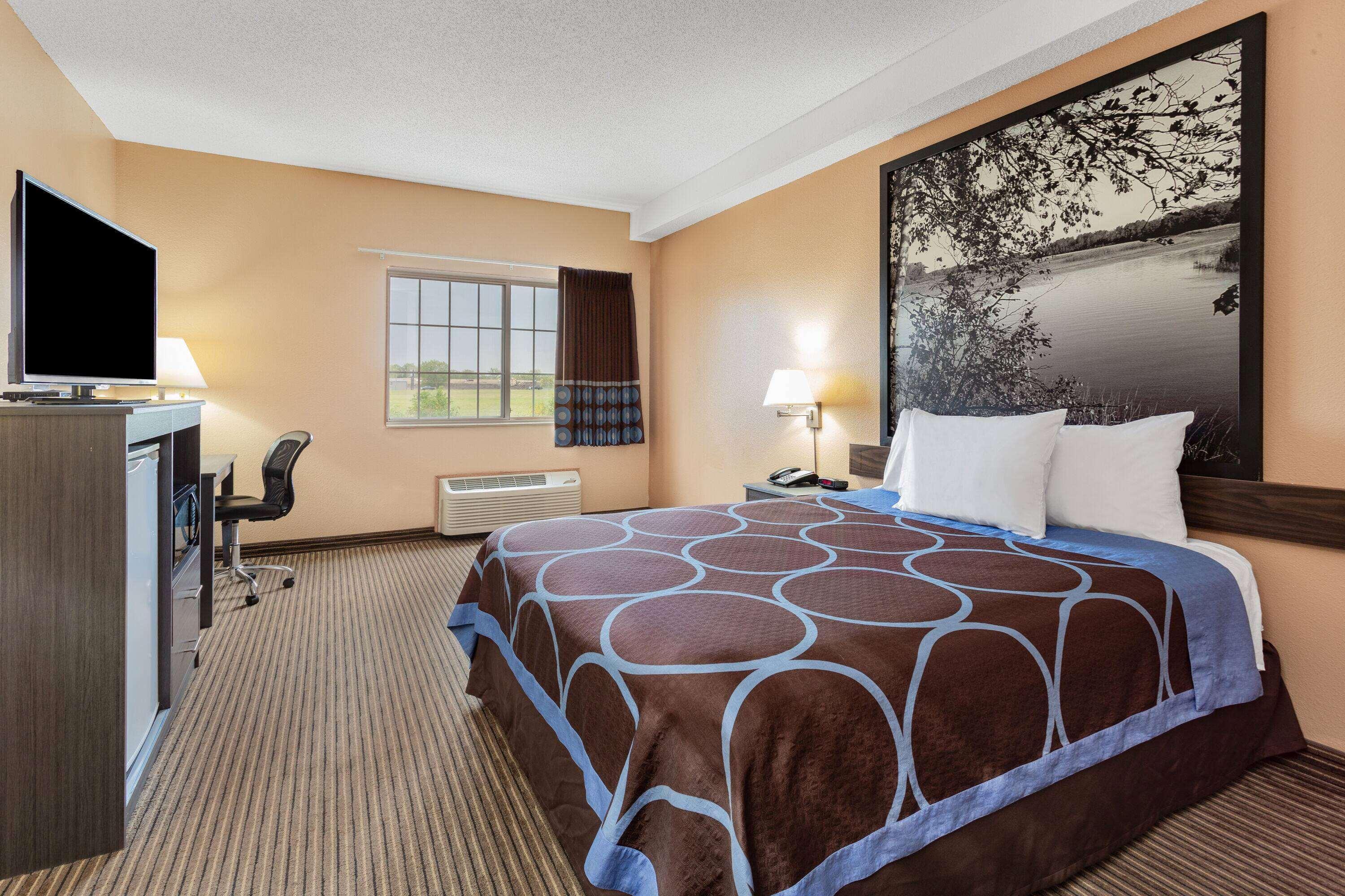 Super 8 By Wyndham Fort Dodge Ia Exterior photo