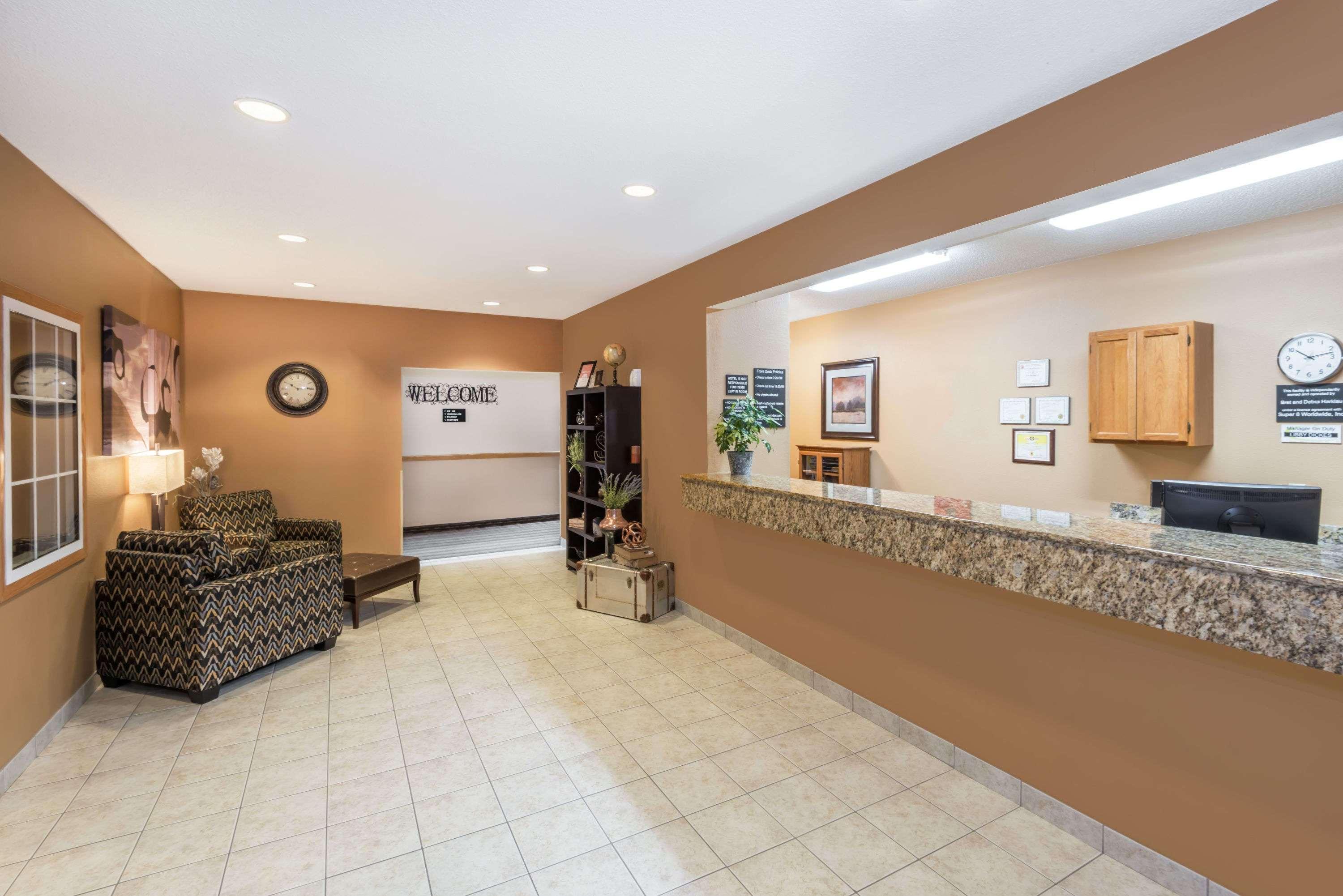 Super 8 By Wyndham Fort Dodge Ia Exterior photo